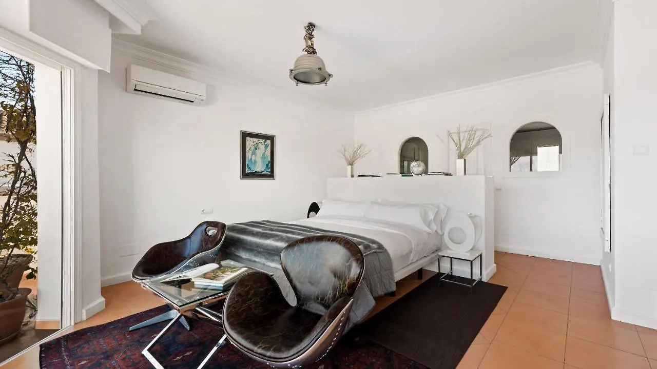 Molo 44 suites Puerto Banús Marbella Pensión